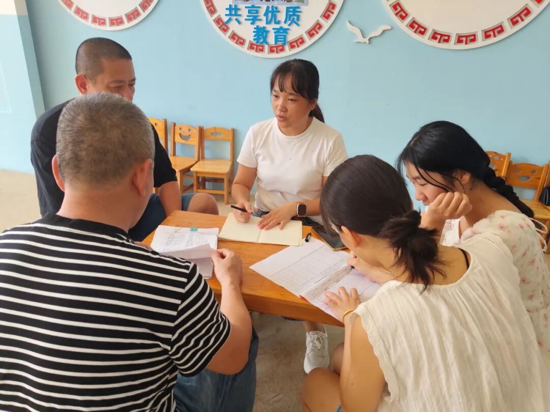 【校車安全】安全乘校車 平安伴我行——榜頭鎮藍天幼兒園校車安全應急演練