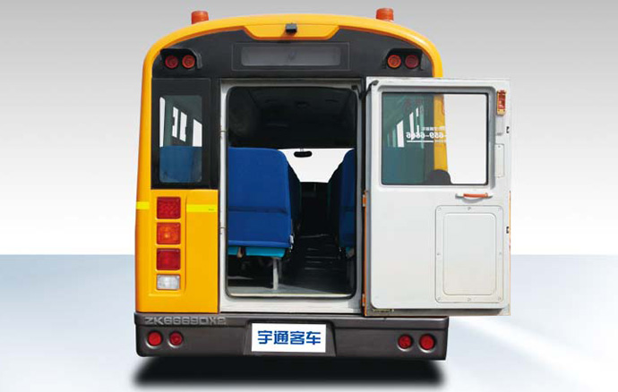 校車可解決“中國(guó)式接孩子”帶來的交通難題 校車可解決“中國(guó)式接孩子”帶來的交通難題