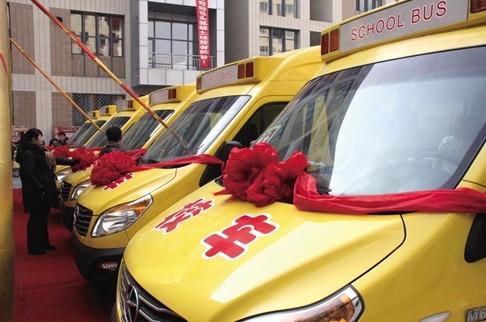 6輛愛心校車為何閑置至今/ 6輛愛心校車為何閑置至今