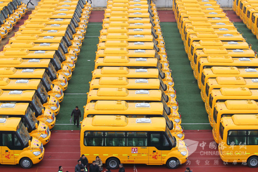 宇通為何成功? 批量宇通校車交付客戶