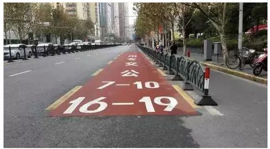 校車能否行駛公交專用車道？