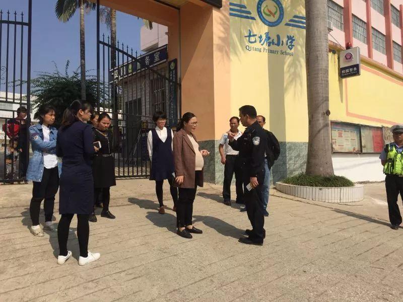 用這樣的“校車”接送小孩，您真的放心嗎？