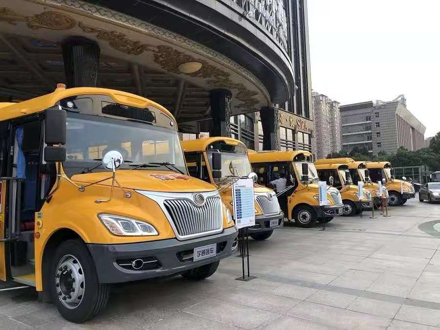 評論 | 校車,是鎧甲也是軟肋 評論 | 校車,是鎧甲也是軟肋