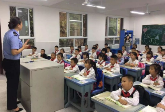 復課在即，樂山交警五項舉措為莘莘學子撐起“平安傘”！