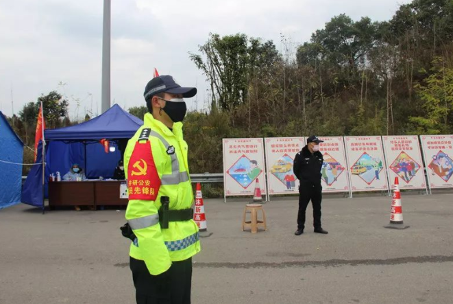 復課在即，樂山交警五項舉措為莘莘學子撐起“平安傘”！