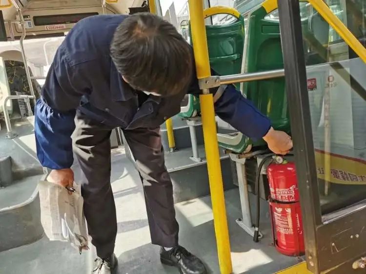 開學在即，公交開啟“護校復學”模式，對“大鼻子”校車及相關車輛開展大檢查！