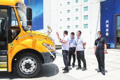十年風雨兼程 伴隨校車發展 宇通校車守護學童出行安全 十年風雨兼程 伴隨校車發展 宇通校車守護學童出行安全