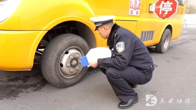 校車“大體檢” 安全迎開學 校車“大體檢” 安全迎開學