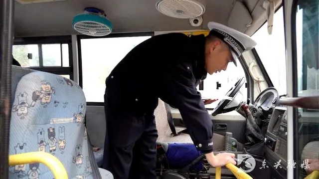 校車“大體檢” 安全迎開學 校車“大體檢” 安全迎開學