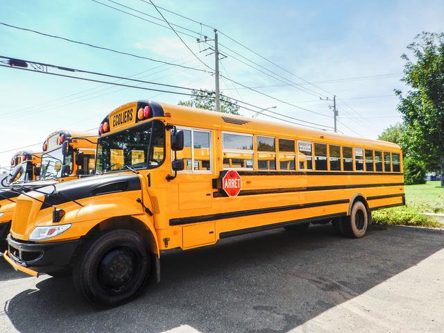 淺談整治校車，加強校園周邊安全管理