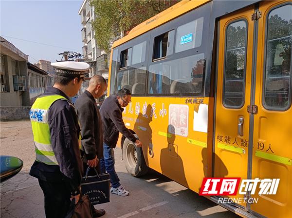 洪江市開展校車安全專項督查