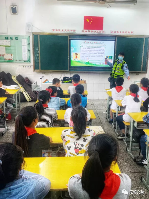 這樣的“黑校車”，你敢讓孩子坐嗎？