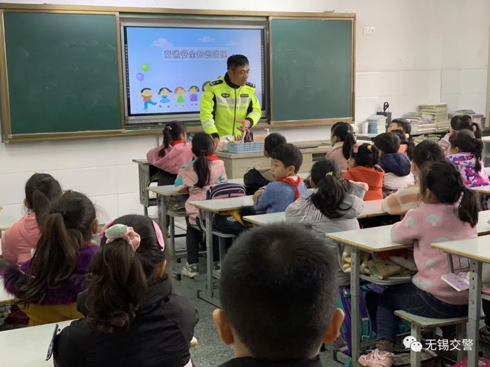 這樣的“黑校車”，你敢讓孩子坐嗎？