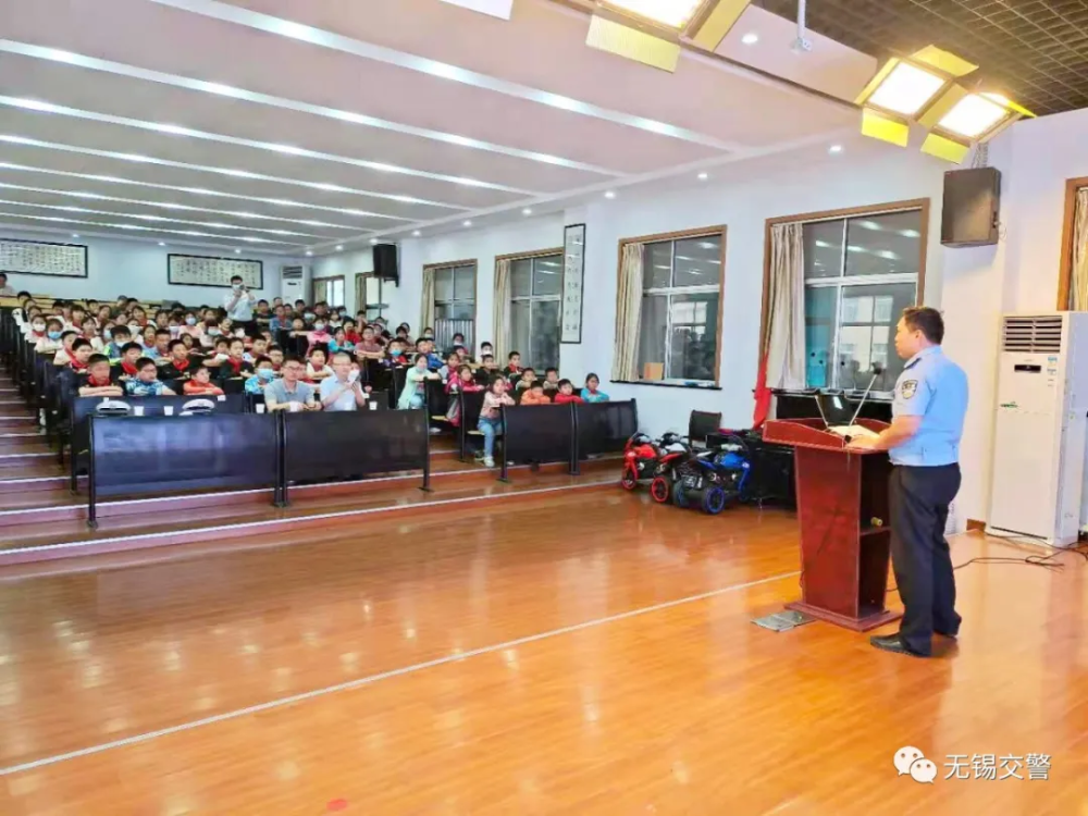 這樣的“黑校車”，你敢讓孩子坐嗎？