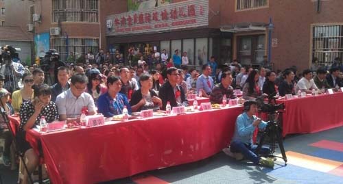 宇通“六一”獻禮烏魯木齊幼兒園 10輛專用校車交付 宇通“六一”獻禮烏魯木齊幼兒園 10輛專用校車交付