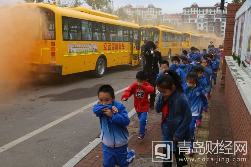 溫馨校車千人演練活動:29秒全部逃生 EZ7A8319