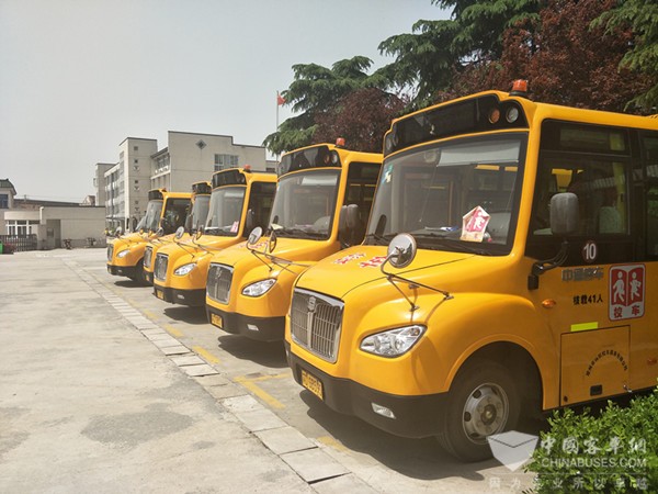 德耀集團(tuán)的校車“生意經(jīng)”：怎一個(gè)“安全”了得