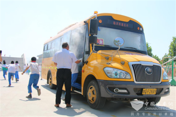 以安全的名義!臨沭統一校車公司的“宇通情結”