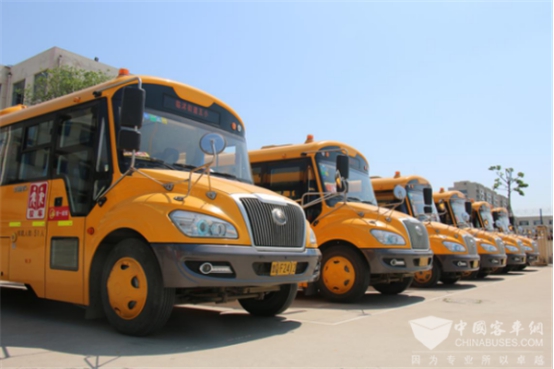 臨沭統一校車公司:用宇通客車接送“國家的未來” 點擊這里看大圖