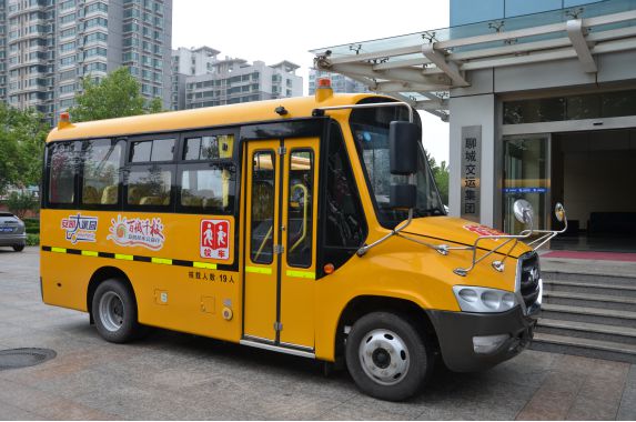 2017年“百城千校——安凱校車公益行”活動舉辦