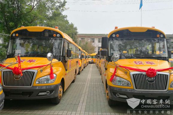 市場觀察:盤點幾款熱銷暑期檔的精品校車 市場觀察:盤點幾款熱銷暑期檔的精品校車