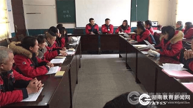 新晃：暑期吹響校車安全檢查“集結(jié)號(hào)”