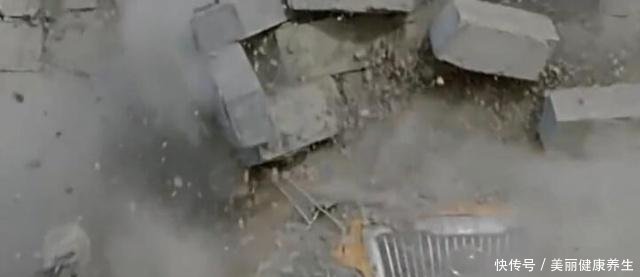 中國制造厲害了!國產校車暴力碰撞實驗,家長看完放心了 中國制造厲害了!國產校車暴力碰撞實驗,家長看完放心了