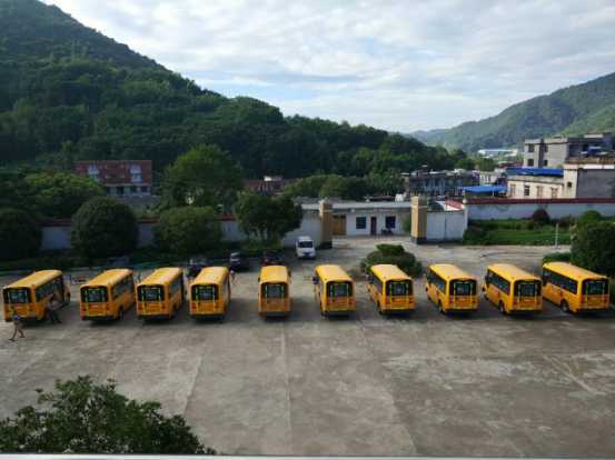 智慧校車讓每個(gè)孩子平安回家