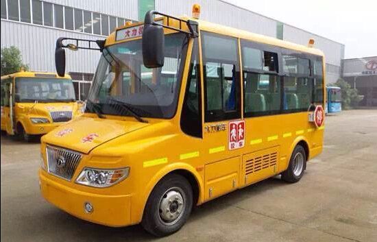 利川市多部門聯合開展校車安全大檢查