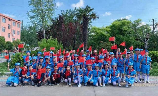 黨史與學科融合、校車化身“流動課堂”…… 宿遷泗陽縣愛園鎮讓校園黨史學習活起來 黨史與學科融合、校車化身“流動課堂”…… 宿遷泗陽縣愛園鎮讓校園黨史學習活起來