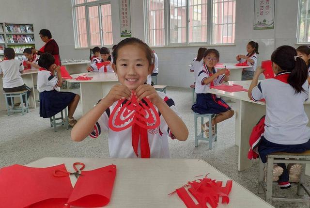 黨史與學科融合、校車化身“流動課堂”…… 宿遷泗陽縣愛園鎮讓校園黨史學習活起來 黨史與學科融合、校車化身“流動課堂”…… 宿遷泗陽縣愛園鎮讓校園黨史學習活起來