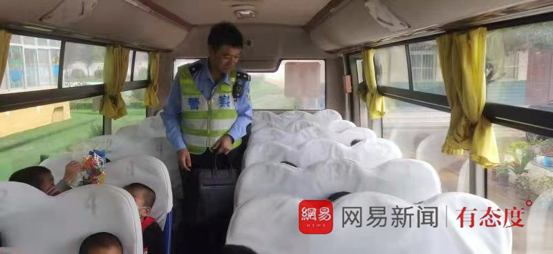 情系眾多莘莘學子 守護校園交通安全 情系眾多莘莘學子 守護校園交通安全