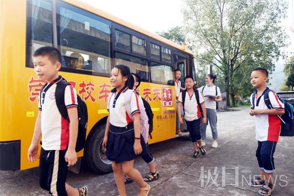 1.2萬名學生有了安心上學路：崇陽打造湖北首個智慧校車平臺