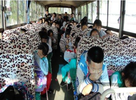 保障校車安全尊重孩子生命!昌圖縣十八家子鎮中心小學舉行校車安全逃生演練活動 保障校車安全尊重孩子生命!昌圖縣十八家子鎮中心小學舉行校車安全逃生演練活動