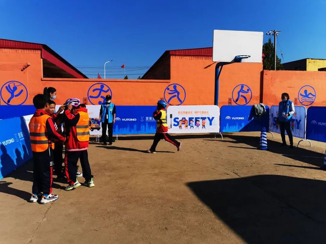 美麗鄉(xiāng)村行 | 關(guān)注交通安全 呵護(hù)兒童成長(zhǎng) 保定公安交警攜手壹基金舉辦兒童交通安全公益行活動(dòng)！