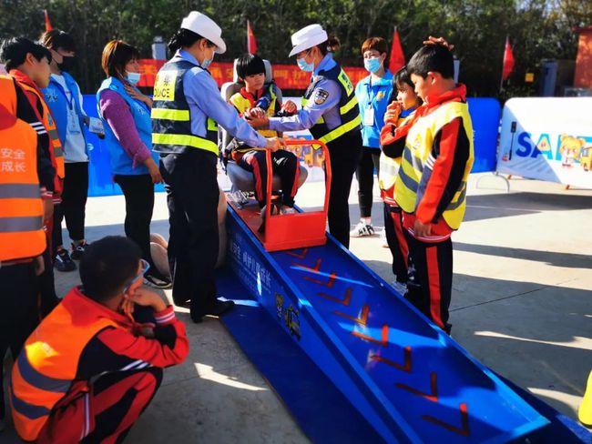 美麗鄉(xiāng)村行 | 關(guān)注交通安全 呵護(hù)兒童成長(zhǎng) 保定公安交警攜手壹基金舉辦兒童交通安全公益行活動(dòng)！