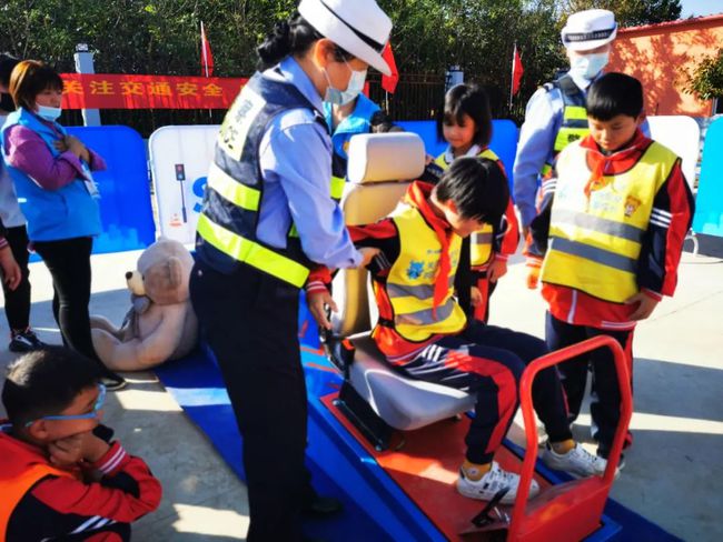 美麗鄉(xiāng)村行 | 關(guān)注交通安全 呵護(hù)兒童成長(zhǎng) 保定公安交警攜手壹基金舉辦兒童交通安全公益行活動(dòng)！