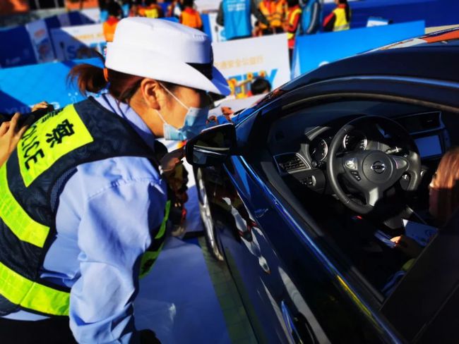 美麗鄉(xiāng)村行 | 關(guān)注交通安全 呵護(hù)兒童成長(zhǎng) 保定公安交警攜手壹基金舉辦兒童交通安全公益行活動(dòng)！