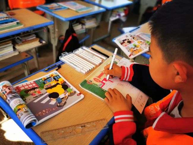 美麗鄉(xiāng)村行 | 關(guān)注交通安全 呵護(hù)兒童成長(zhǎng) 保定公安交警攜手壹基金舉辦兒童交通安全公益行活動(dòng)！