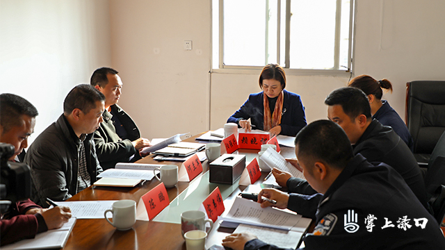 賴曉智主持召開校車安全整改調(diào)度會(huì)