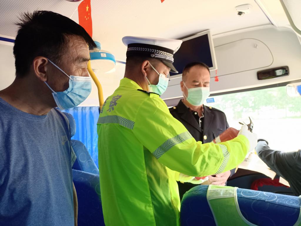 即日起，蘭州交管部門將陸續統一封存暑假停運校車