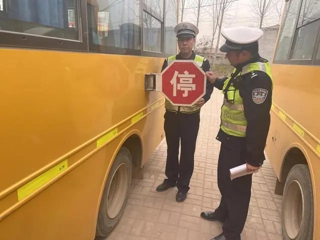 強(qiáng)化校車(chē)管理 筑牢出行安全