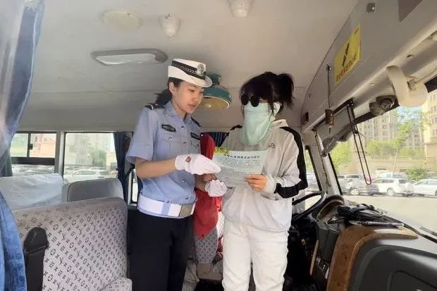 安全生產月 | 大慶交警聯合教育局開展校車安全突擊檢查及宣傳教育活動
