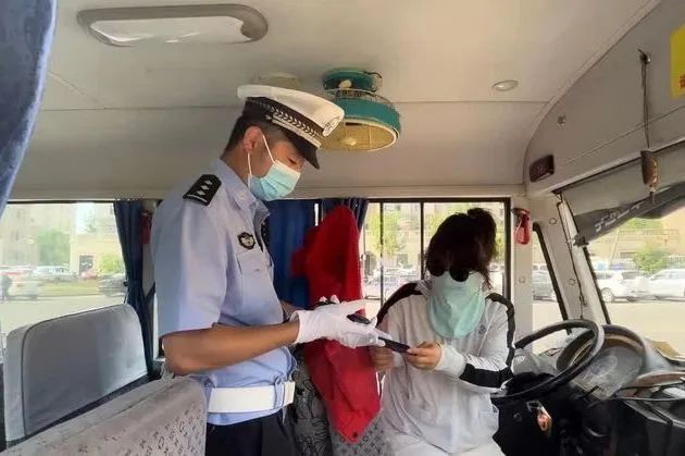 安全生產月 | 大慶交警聯合教育局開展校車安全突擊檢查及宣傳教育活動