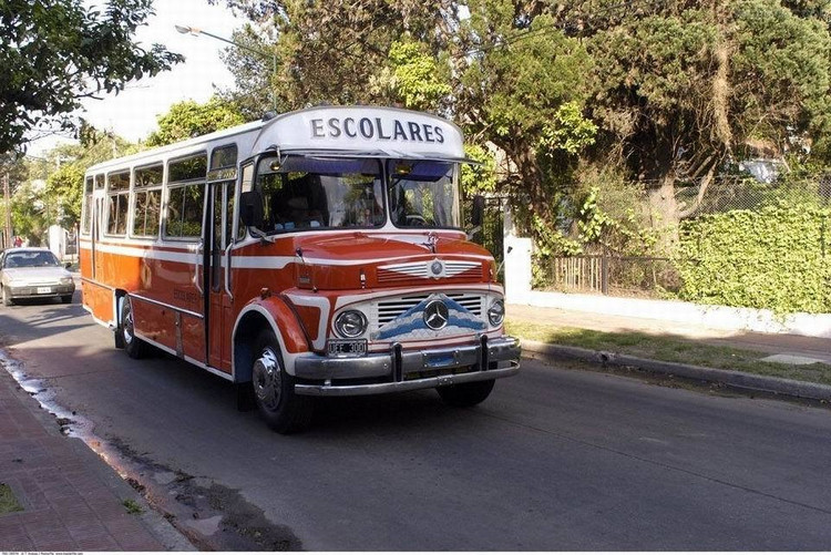 堪比裝甲車 盤點(diǎn)國外“最牛”的校車