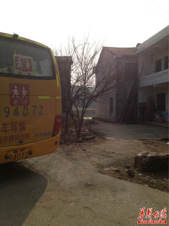 湖南岳陽：臨湘校車輾死4歲留守女孩