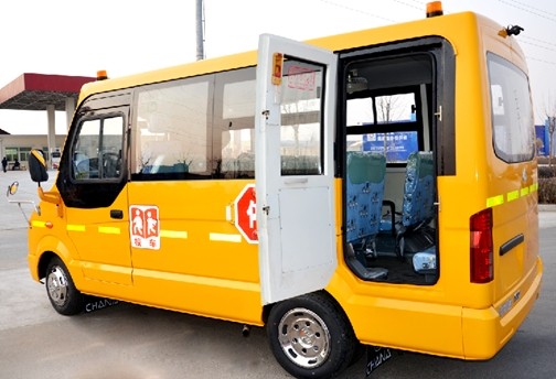 長安神童校車再升級 讓春季上學路更美(組圖) 長安神童校車再次升級更安全、更舒適、更適用