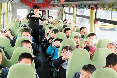 孩子們都稱她“媽媽”