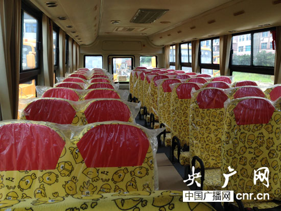 溫嶺回應(yīng)校車撂荒成公廁：根本不是校車（二）