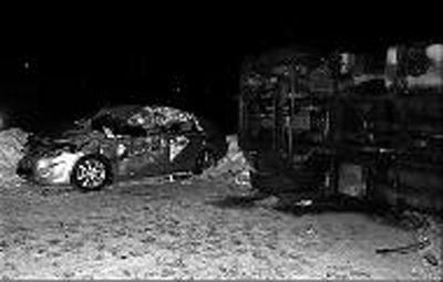 警察開警車阻擋卡車撞上校車 舍身救93名兒童 警察開警車阻擋卡車撞上校車 舍身救93名兒童